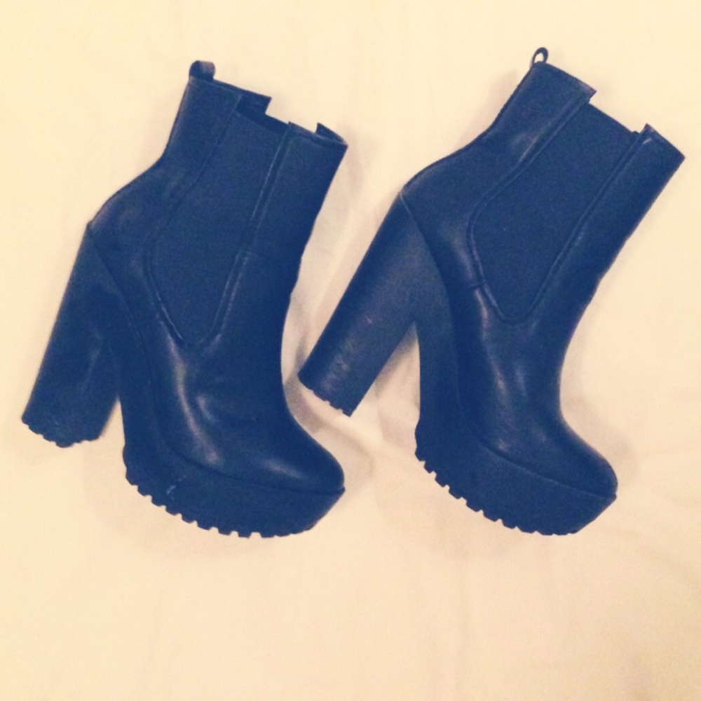 Zara Black Platform Boots